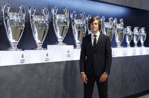 A费：能够再次穿上皇马的球衣，我感到非常自豪