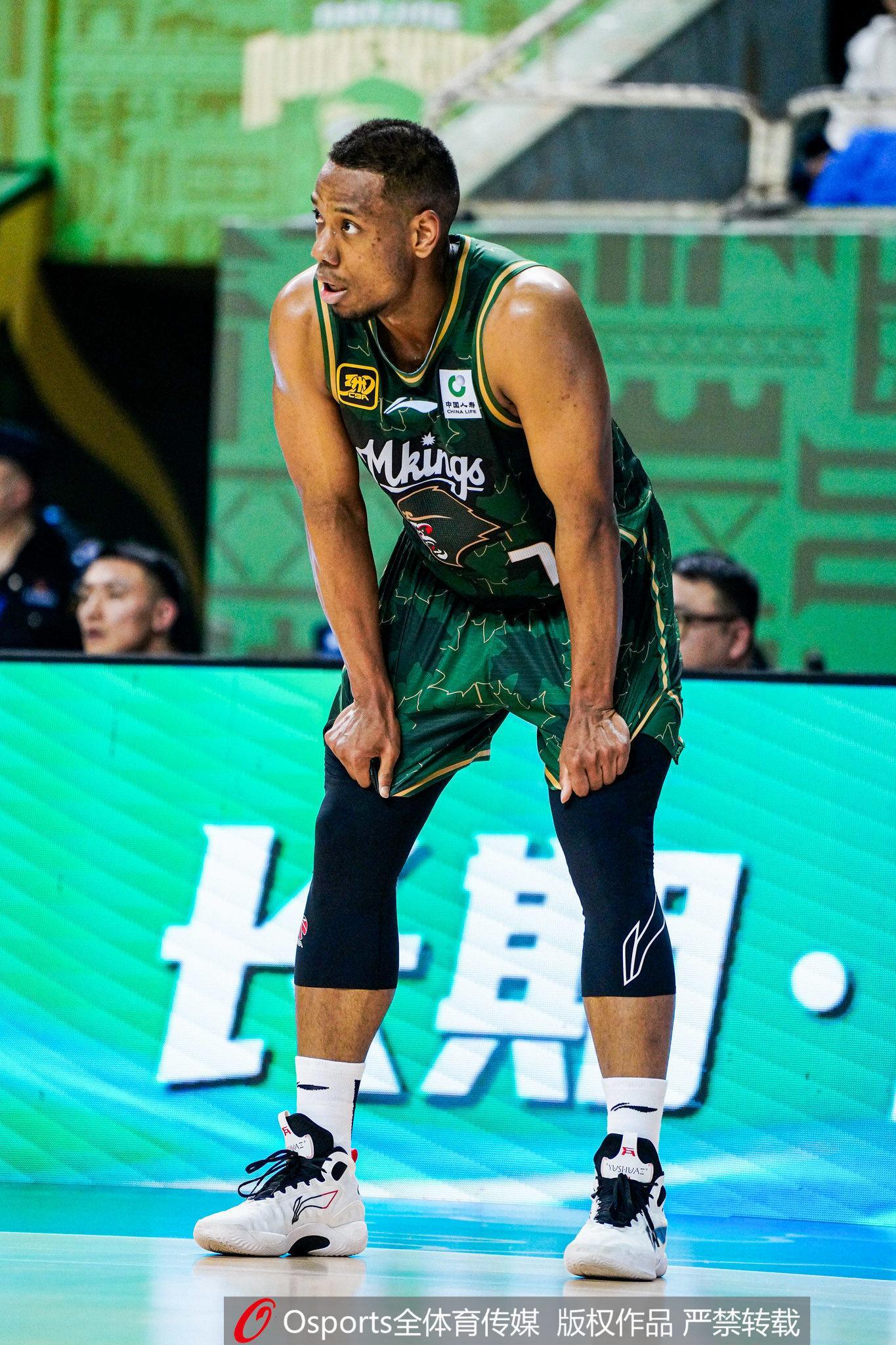 kaiyun-同曦男篮注册13名球员：祝铭震续签一年顶薪 邬挺嘉续签了两年C类